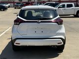 Used 2022 Nissan Kicks S image 5