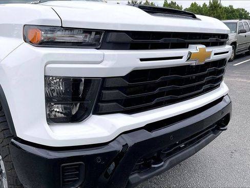Used 2025 Chevrolet Silverado 2500 Custom w/ Custom Value Package AWD/4WD image 28