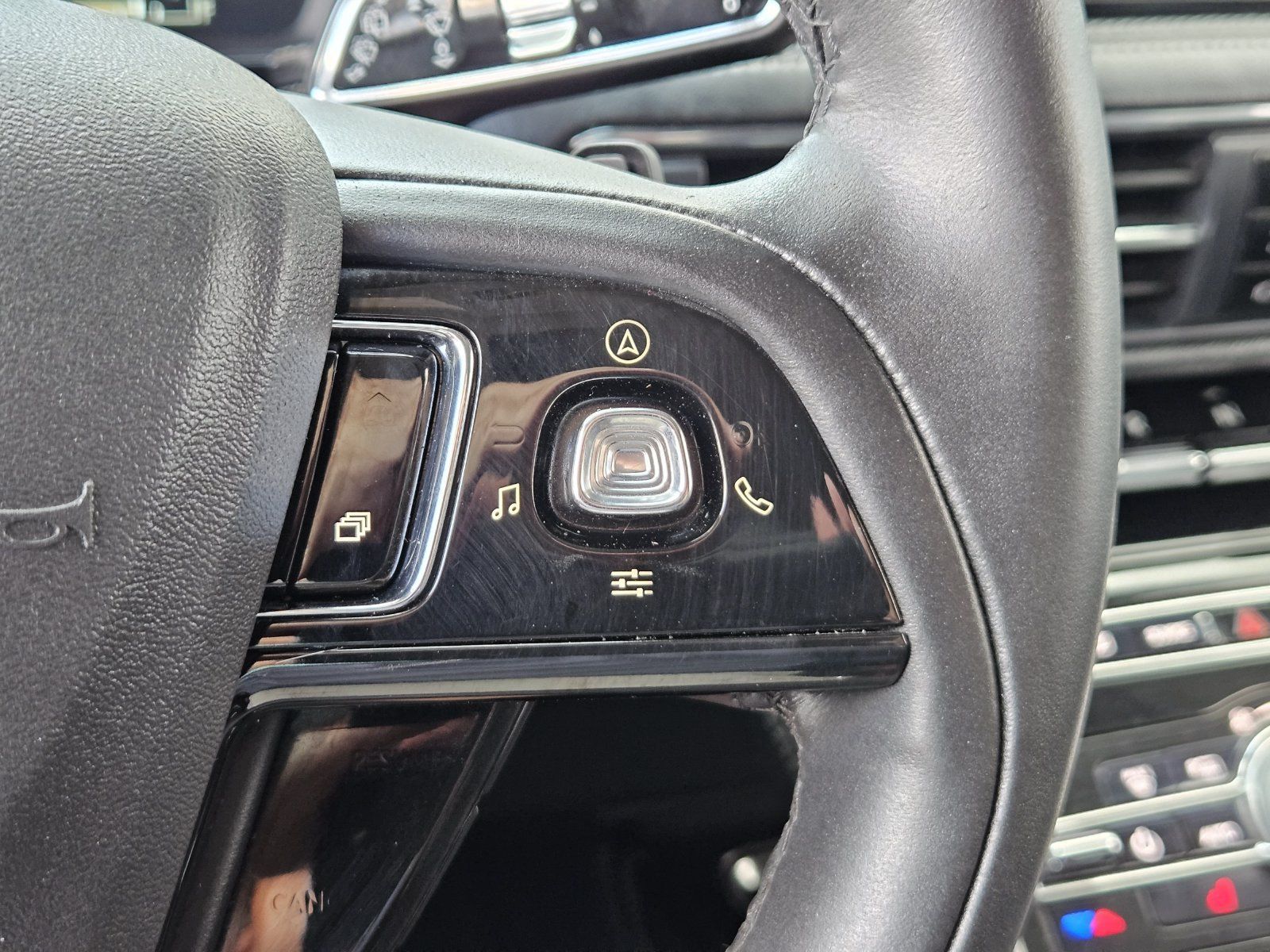 Used 2021 Lincoln Corsair Reserve FWD image 25
