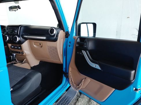 Used 2011 Jeep Wrangler Sahara w/ Trailer Tow Group AWD/4WD image 10