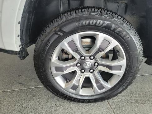 Used 2022 RAM 1500 Limited w/ Body Color Bumper Group image 6