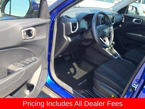 Certified 2025 Hyundai Venue SEL FWD image 9