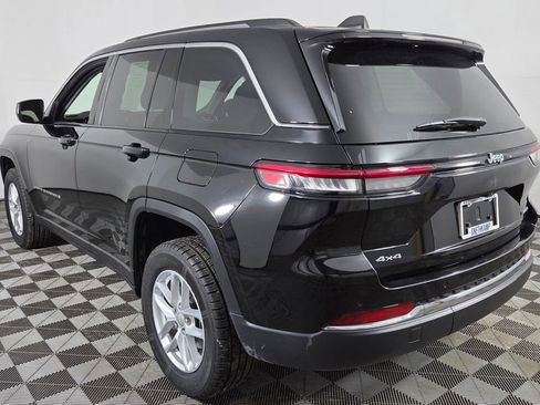 Used 2023 Jeep Grand Cherokee Laredo image 5