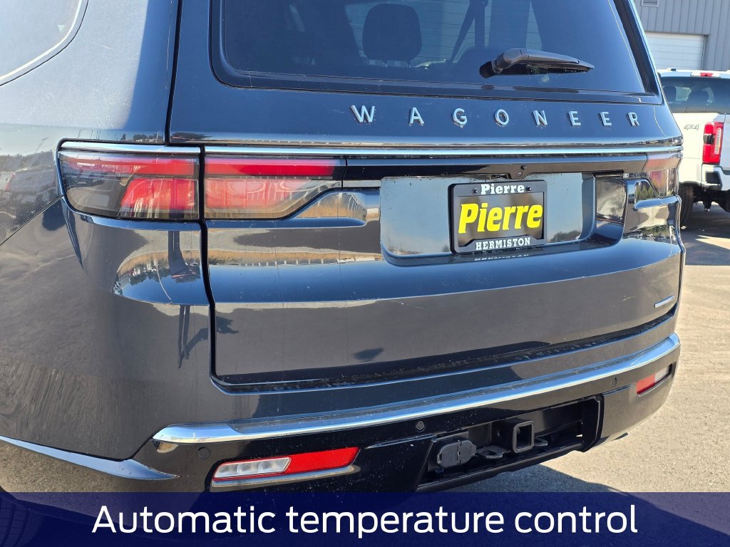 Used 2024 Jeep Wagoneer L Series II w/ Flexible Seating Group AWD/4WD image 8