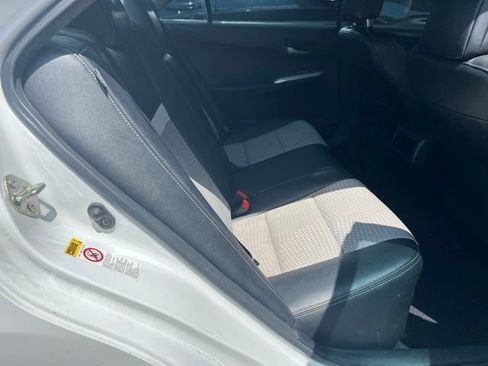 Used 2014 Toyota Camry SE FWD image 7