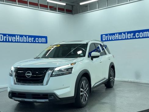 Used 2022 Nissan Pathfinder Platinum w/ Cargo Package AWD/4WD image 6