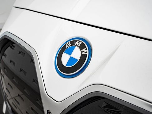 Used 2023 BMW i4 eDrive40 w/ Premium Package RWD image 3