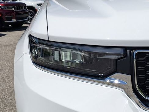 New 2025 Jeep Grand Cherokee Laredo X image 8