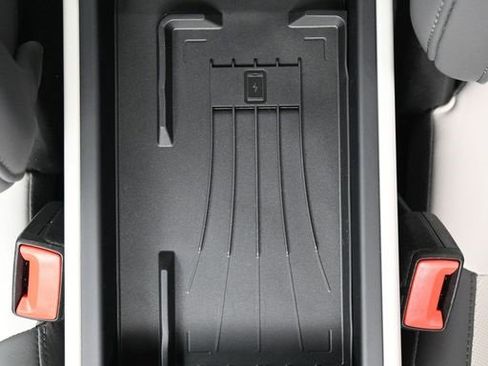 Used 2025 Porsche 911 Carrera image 25