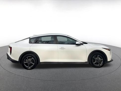 Used 2025 Kia K4 LXS image 16