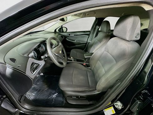 Used 2018 Chevrolet Cruze LT w/ Convenience Package FWD image 26