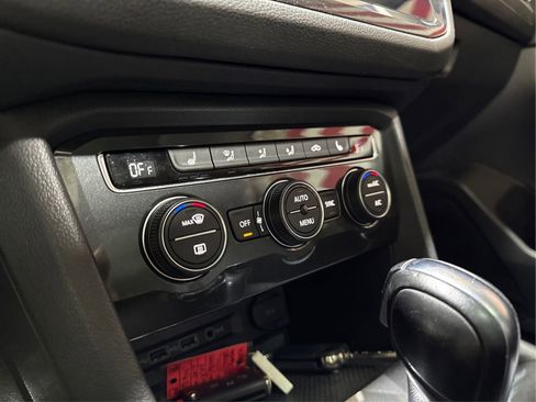 Used 2019 Volkswagen Tiguan SE w/ Panoramic Sunroof Package AWD/4WD image 23