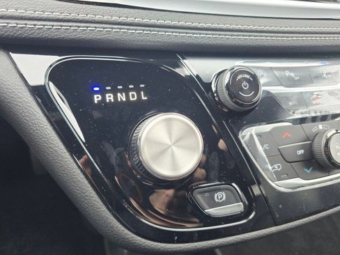 New 2026 Chrysler Pacifica Select image 32