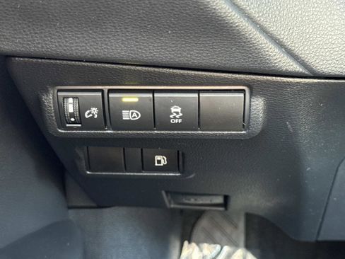 Used 2024 Toyota Corolla Cross Nightshade image 12