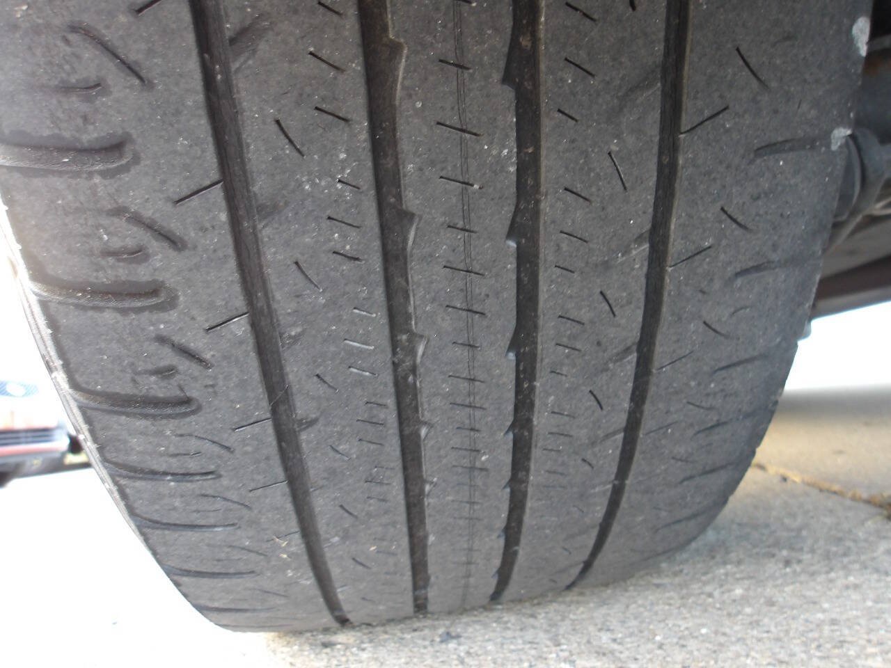 Used 2014 Ford Explorer XLT w/ Equipment Group 202A FWD image 32