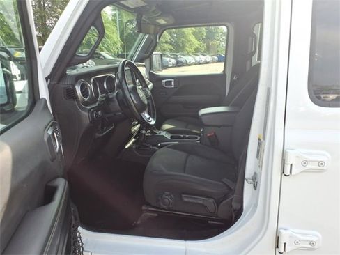 Used 2022 Jeep Wrangler Unlimited Sahara image 4