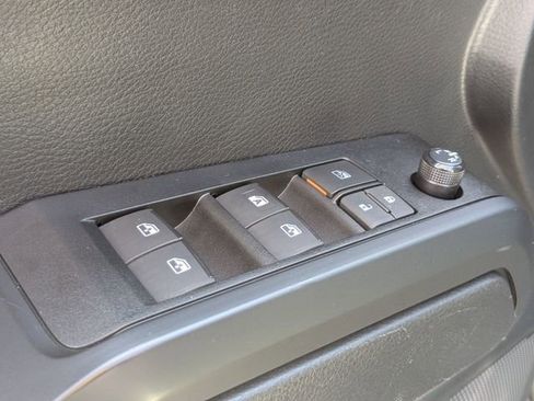 Used 2021 Toyota Tacoma SR AWD/4WD image 10