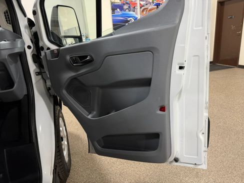 Used 2019 Ford Transit 150 XLT RWD image 23