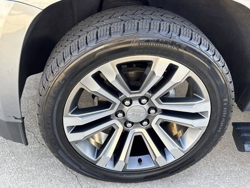 Used 2019 GMC Yukon Denali w/ Denali Ultimate Package image 14