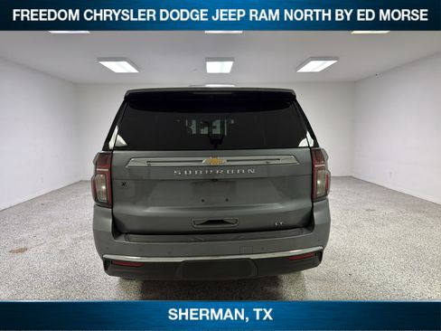Used 2022 Chevrolet Suburban LT w/ Luxury Package AWD/4WD image 5