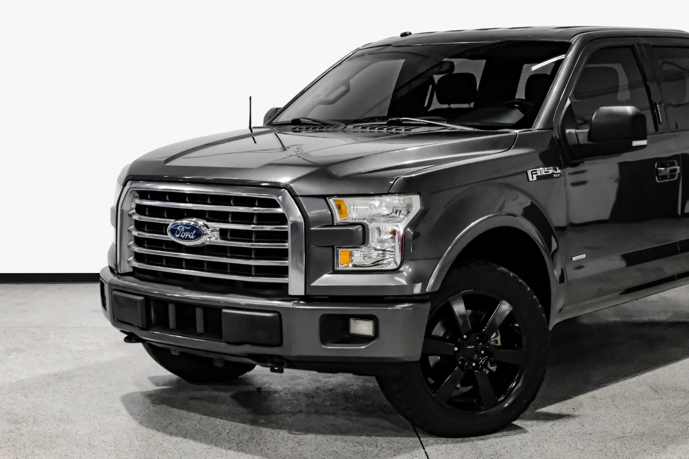 Used 2017 Ford F150 XLT w/ Equipment Group 302A Luxury AWD/4WD image 12