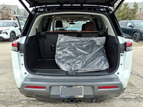 New 2026 Nissan Pathfinder Platinum image 31