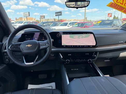 Used 2025 Chevrolet Suburban High Country AWD/4WD image 41