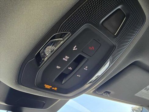 New 2025 Audi Q6 e-tron Premium image 35