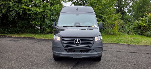 Used 2025 Mercedes-Benz Sprinter 2500 image 2