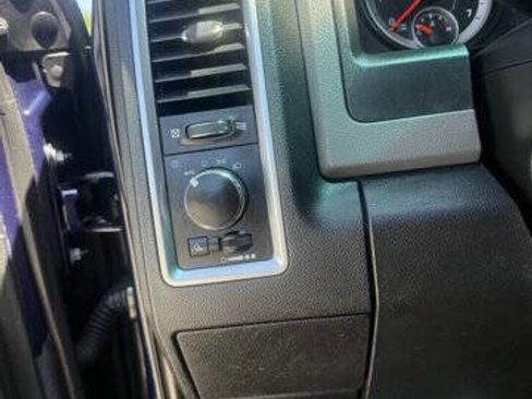 Used 2018 RAM 1500 Classic SLT AWD/4WD image 17
