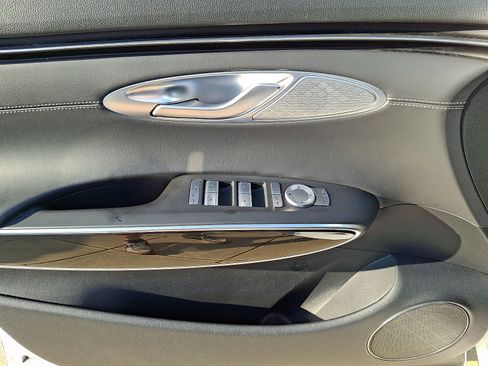 Used 2025 Genesis GV70 2.5T AWD/4WD image 12