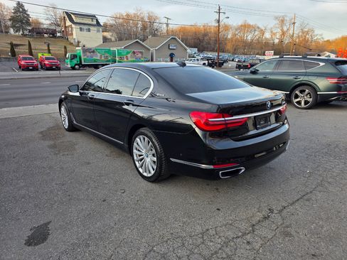 Used 2017 BMW 740e xDrive image 7