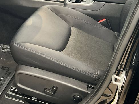 Used 2023 Chrysler 300 Touring image 12