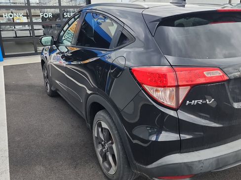 Used 2018 Honda HR-V EX-L image 2