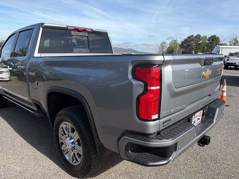 New 2026 Chevrolet Silverado 2500 High Country w/ High Country Premium Package AWD/4WD image 7