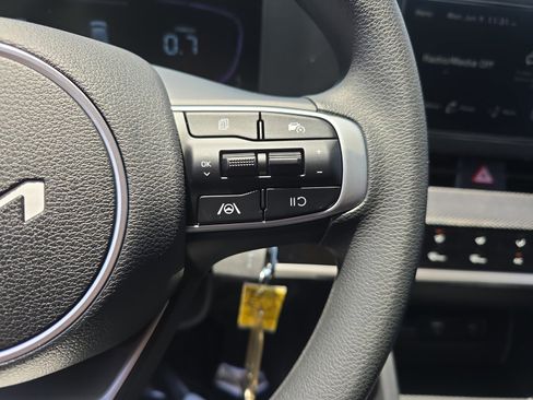 New 2025 Kia Sportage LX image 18