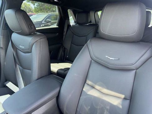 New 2025 Cadillac XT5 Luxury image 10