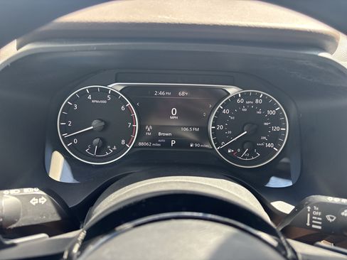 Used 2023 Nissan Rogue SV AWD/4WD image 4