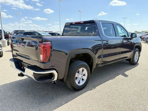 New 2026 GMC Sierra 1500 SLE image 8