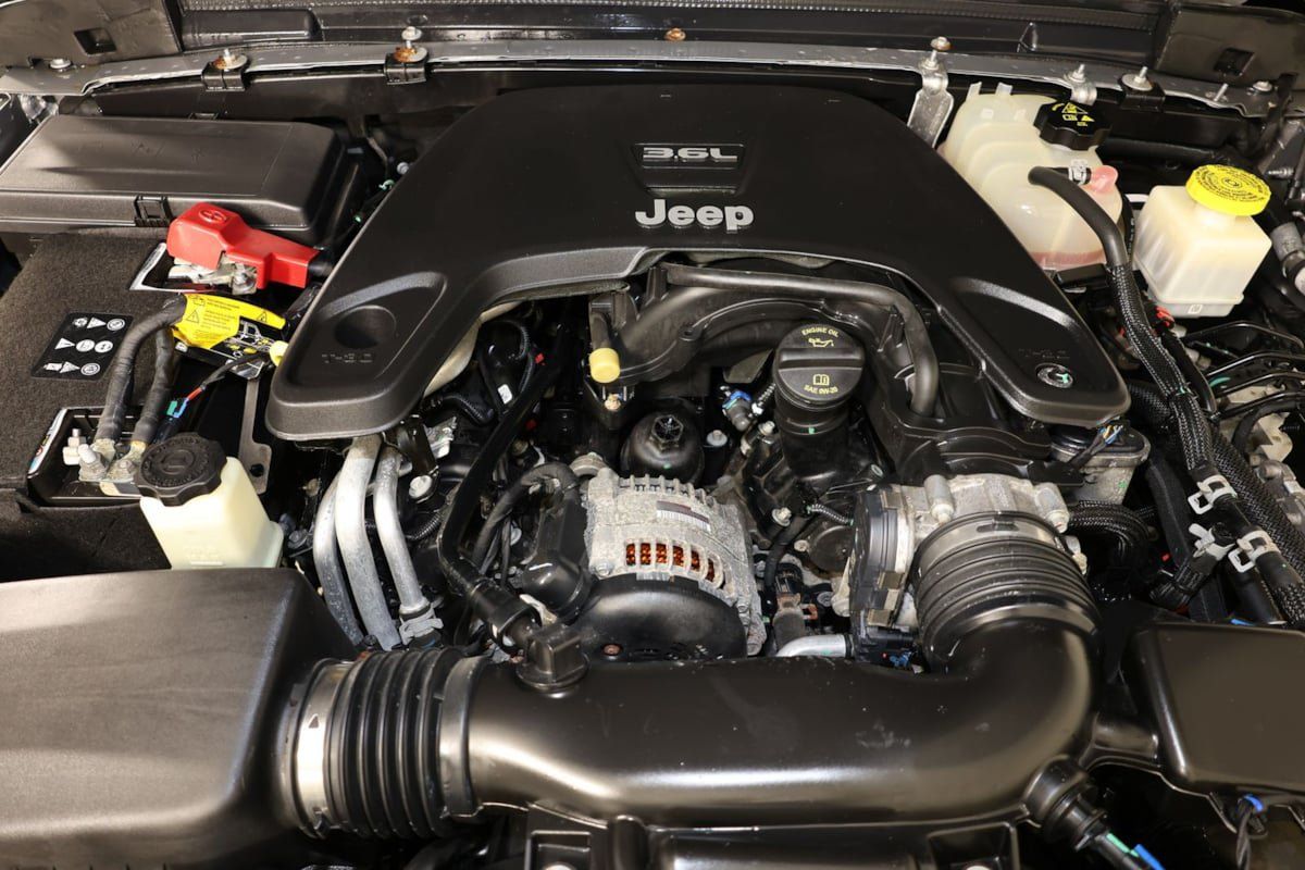 Used 2021 Jeep Gladiator Overland AWD/4WD image 35