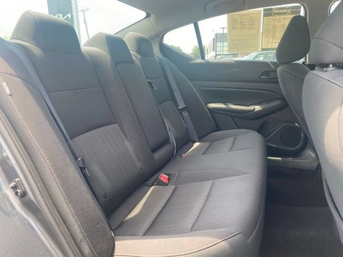 Used 2024 Nissan Altima 2.5 SV FWD image 25