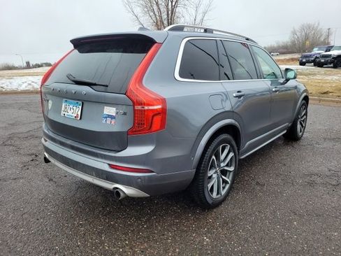 Used 2018 Volvo XC90 T5 Momentum w/ Convenience Package image 5