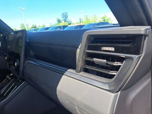 Used 2025 Lexus GX 550 w/ Accessory Package (2T) AWD/4WD image 41