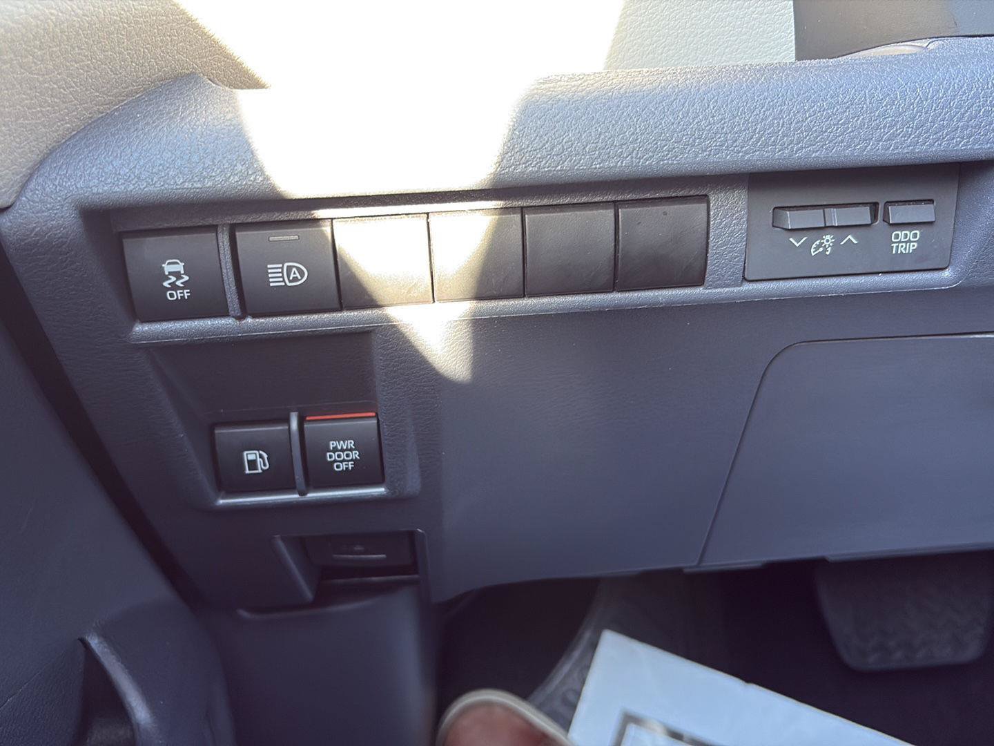 Used 2023 Toyota Sienna XLE FWD image 22