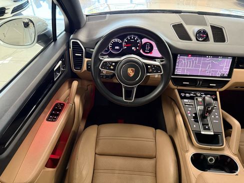 Used 2020 Porsche Cayenne AWD/4WD image 19