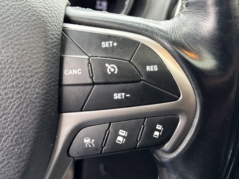 Used 2020 Jeep Grand Cherokee Overland image 26