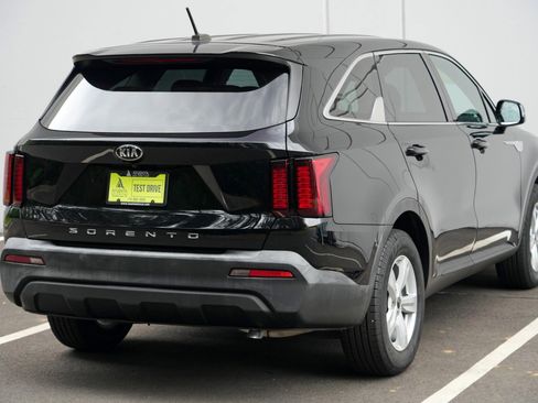 Used 2021 Kia Sorento LX FWD image 46