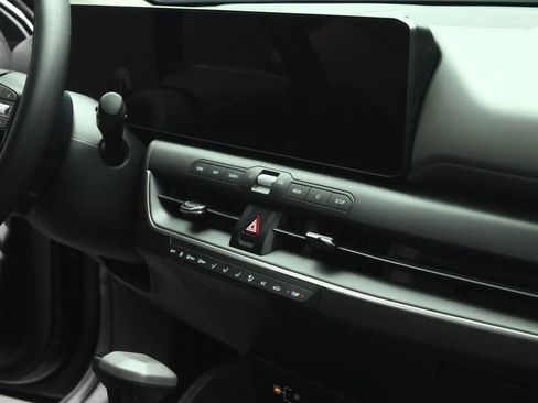 Certified 2025 Kia K4 LXS FWD image 58