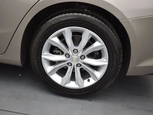 Used 2023 Chevrolet Malibu LT FWD image 36