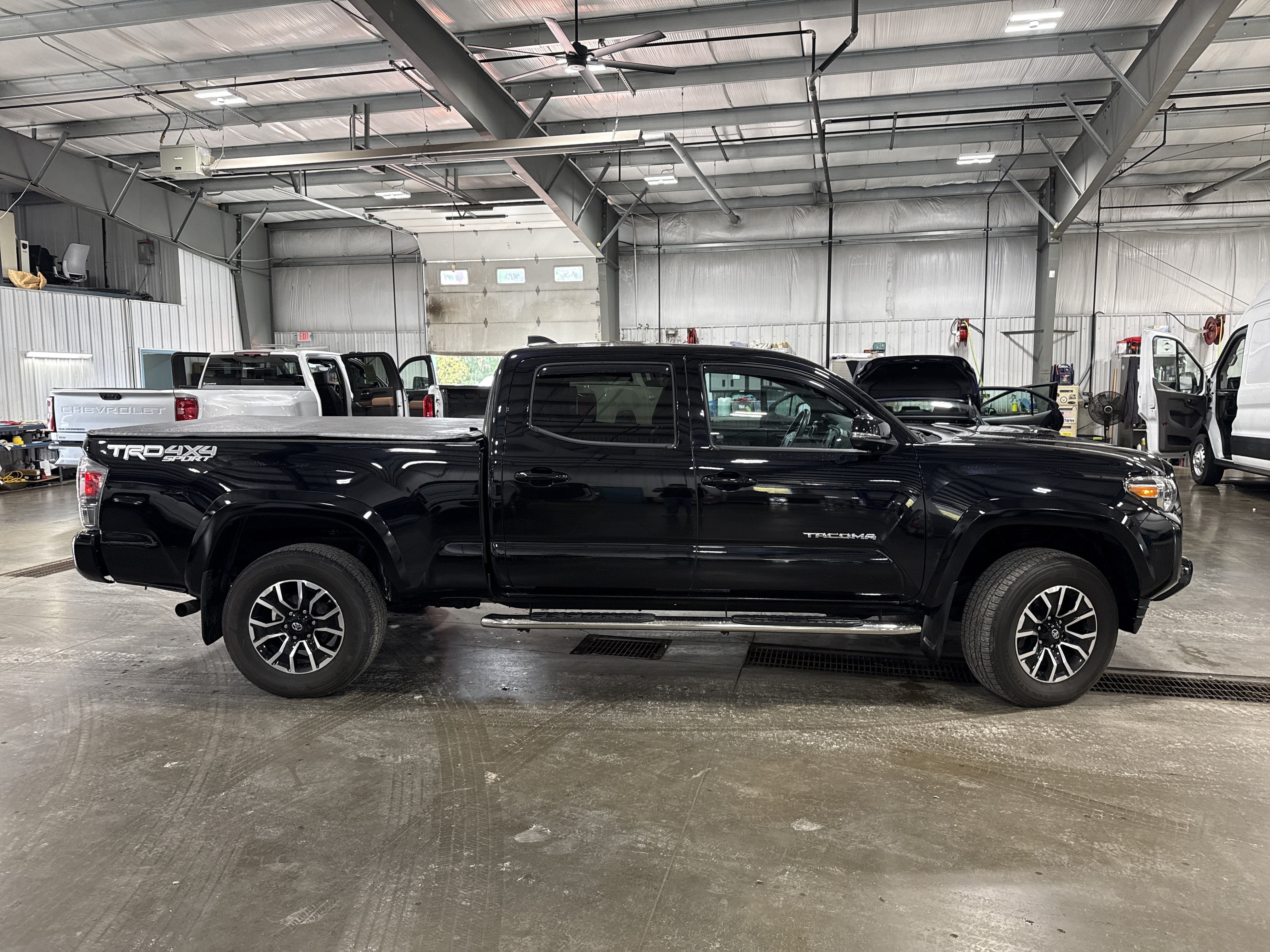 Used 2021 Toyota Tacoma TRD Sport AWD/4WD image 2